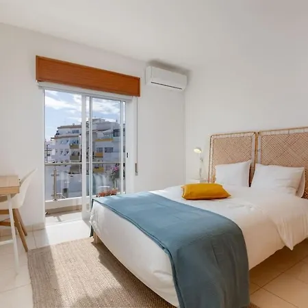 Townhouse With Stunning Sea Views And Terrace Ferienhaus *