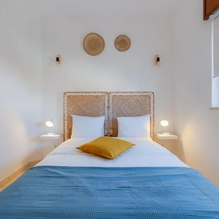 Hébergement de vacances Townhouse With Stunning Sea Views And Terrace