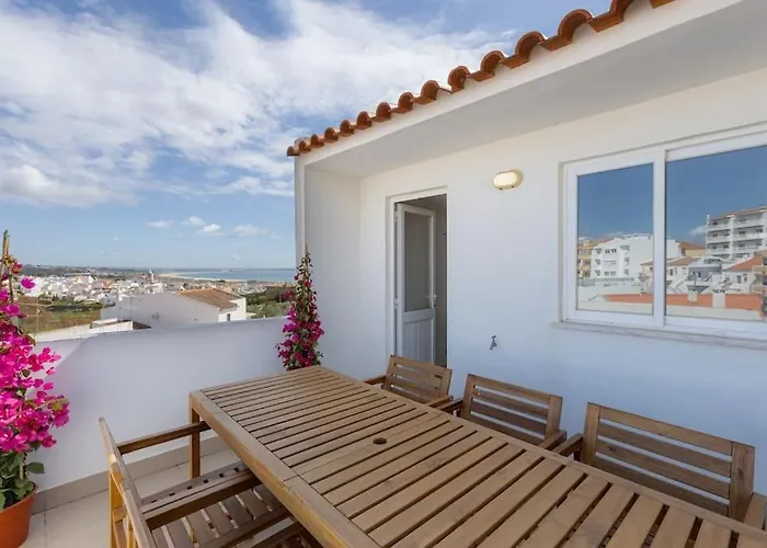 Townhouse With Stunning Sea Views And Terrace 라고스
