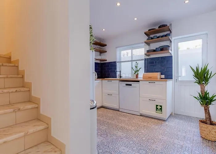 펜션 Townhouse With Stunning Sea Views And Terrace 라고스