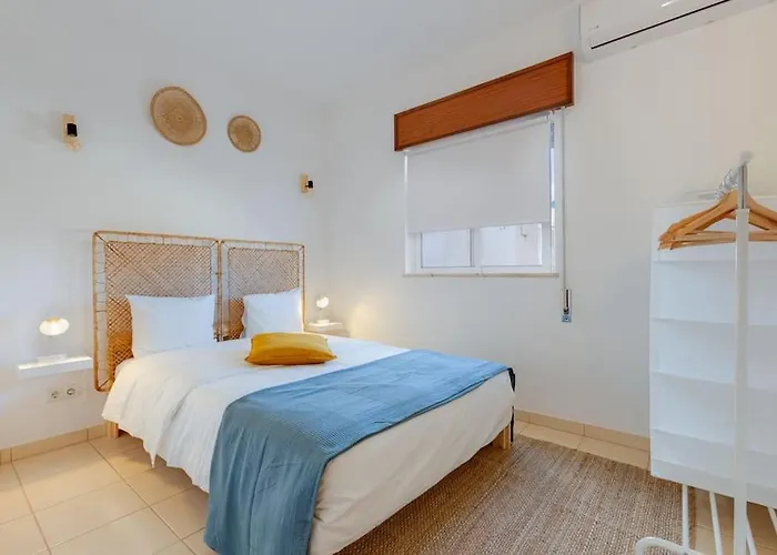Townhouse With Stunning Sea Views And Terrace 펜션 *