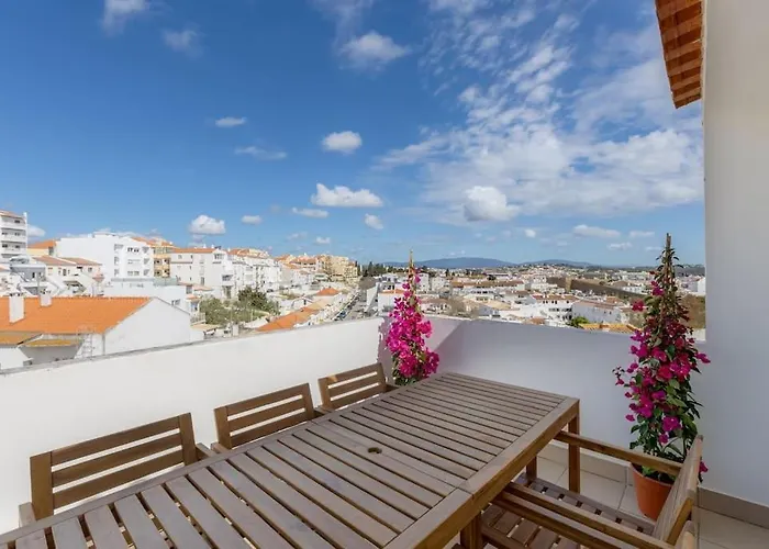 Townhouse With Stunning Sea Views And Terrace 펜션