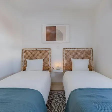Townhouse With Stunning Sea Views And Terrace Hébergement de vacances
