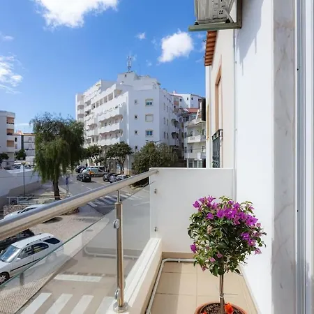 Townhouse With Stunning Sea Views And Terrace *
