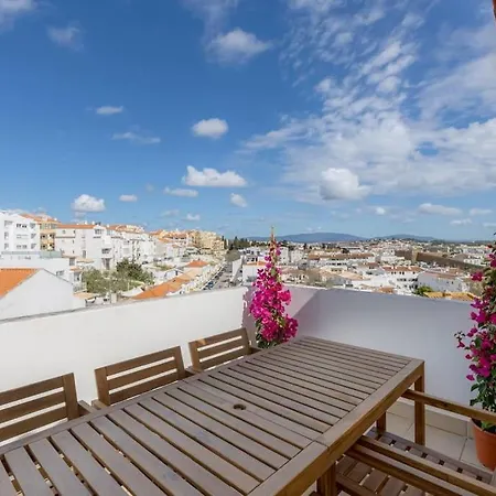 Townhouse With Stunning Sea Views And Terrace Vakantiehuis